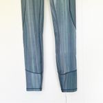 Lululemon  In Movement Tight 25" Everlux Linear Spray Dye White Deep Ocean Size 2 Photo 5