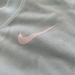 Nike Womens  shirt Photo 1