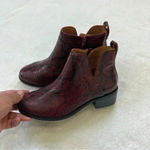Vionic  Womens Clara Burgundy Ankle Boots Size 6 Photo 1