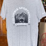 Columbia tshirt Photo 0