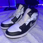 Jordan 1 Mid White Shadow Photo 1