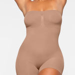 SKIMS NWOT  Strapless Sculpting Mid Thigh Bodysuit size M Sienna Photo 0