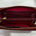 Tory Burch  Burgundy Fuchsia Pink Wristlet Wallet Leather & Gold Tone Hardware Photo 8