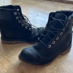 Timberland Black  Lace-Up Boots with Fur Lining women’s size 8.5 Photo 4