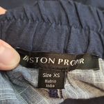 Boston Proper  PAISLEY SCROLL BELTED PULL ON CROP PANT NAVY BOHO XS Photo 10