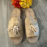 Seven Dials  Women's Wendelle Shoes, Size 6.5, Beige Tassel Open-Toe Sandal Photo 0