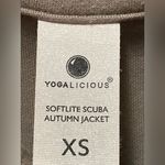 Yogalicious  Softlite Scuba Autumn Jacket in Taupe Photo 6