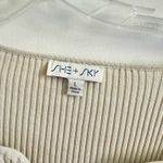 She & Sky  Top Photo 1