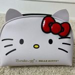 Hello Kitty  x Crème collaboration Cosmetic Bag Photo 6
