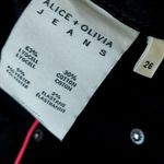 Alice + Olivia  Photo 3