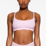 SKIMS NEW  PINK FLORAL SCOOP NECK BRALETTE Size‎ L Photo 1