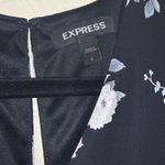 EXPRESS flowy floral dress Photo 5