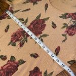 Kate Hill  Floral Long Sleeve Sweater Top Glittery Gold material with Red roses Photo 3