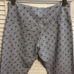 Casablanca by Marrakech Clothing Co Blue & White Mosaic Stretch Capri Size Large Photo 3