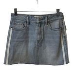 PacSun  Lightwash Raw Hem With Two White Stripes On The Sides Size 26. Photo 0