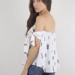 DO+BE Women's Off-Shoulder Cactus Print Top size medium Photo 1