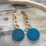 Long Acrylic disk and chain link earrings Photo 2