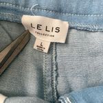Le lis  Collection Blue Jeans with White Star Accents. Photo 6