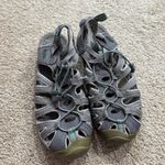 Keen Whisper Hiking Sandals Outdoors Women's Size 10 Bungee Cinch Gray w/ Green Photo 1