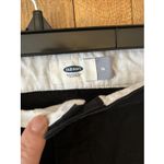 Old Navy 5" Chino Flat Front Shorts Women's Size 16 Black Photo 4