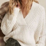 Pilcro Women's V-Neck Pullover Wool Blend Sweater Ivory Size S Relaxed Fit Photo 0