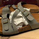 Refresh NIB  - Gray Leo Sandal - Women - Sz 8 Photo 0