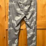 Yogalicious Camo Leggings Photo 1