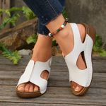 NWT ~ Women's White Faux Leather Beach Casual Sandals Summer Shoes ~ 5 1/2 Photo 1