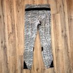 Lululemon Inspire Tight II Medium Rise 25” Silver Jacquard Size 4 Photo 3