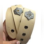 Vintage Western Floral Concho Belt – Cream Leather Look with Metal Accents XL Silver Photo 5