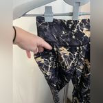 CVG size XS cropped gold marble leggings‎ Photo 1