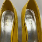 Y-Not ?  Yellow Peep-Toe Heels Women’s Size 8.5 Photo 6