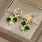 Gold Green Clover Drop Earrings Crystal Heart Shamrock Leverback NWT Photo 1