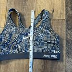 Nike  Pro Dri Fit Sports Bra - Grey and White Pattern Size Medium Photo 7