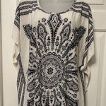 Black & White Patterned Coverup Size undefined Photo 0
