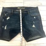 Old Navy  Womens Distressed Boyfriend Denim Shorts Sz 6 Photo 7