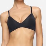 SKIMS NWT Wireless Form T-Shirt Bra Photo 0