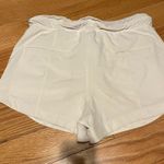 Lululemon lululmeon white high rise shorts size 4 Photo 2