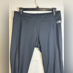 The North Face Women’s Casual Athletic Workout Running Capri Leggings Size Large Photo 1