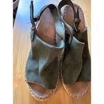 Toms Women’s Green Suede Wedge Sandal Size 8.5 Photo 1