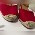 Tommy Hilfiger  Women's Nilsa Sandal Red And Tan Size 9.5  Wedges Close Toe Photo 3