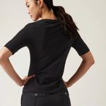Athleta Outbound Scoop Tee - black quarter sleeve Photo 1