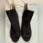 Louise et Cie  Gold Emblem Photo 6