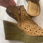 sbicca  Tan Cut Out Wedges Size 8 Photo 3