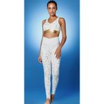 Disney  Womens Aladdin Stirrup Leggings Size 3X Cream and Gold Workout Stretch Photo 3