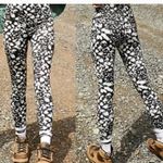 Free People Movement Lose Control Print Leggings NWOT sz sm Black Photo 1