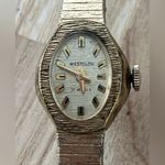 Westclox 17 Jewels Vintage Mechanical Ladies Watch Gold Oval Dial Case Bracelet Photo 1