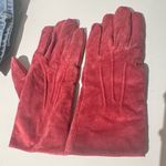 Isotoner Vintage 80s  Women’s Burgundy Suede Gloves Photo 0