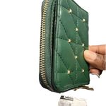 No Boundaries  Green Quilted Key & Card Holder Photo 3