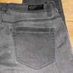 Kenneth Cole Woman’s  Reaction Gray Skinny Jeans Size 2 Photo 5